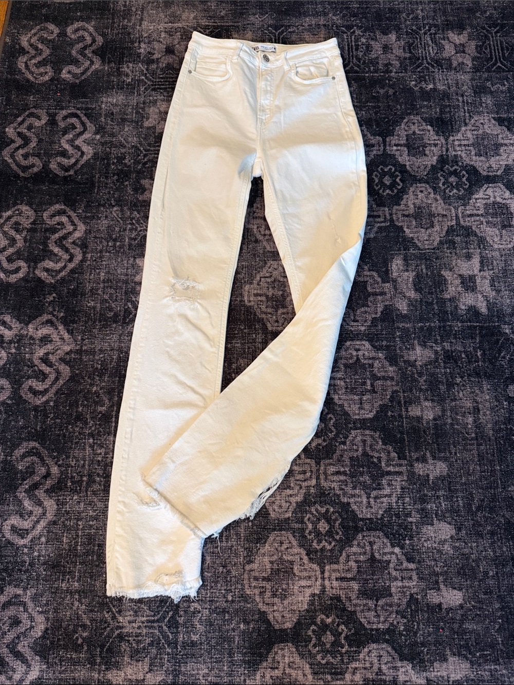 Zara White Skinny Jeans with Distressed Hem